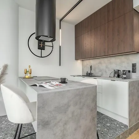 Hanza Tower Skyline Bath 24 Pool & Jacussi & Sauna Apartament *