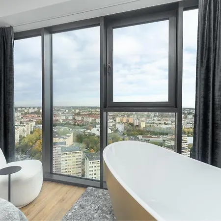 Skyline Bath Hanza Tower 24 Pool & Jacussi Apartment
