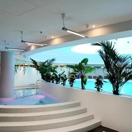 Hanza Tower Skyline Bath 24 Pool & Jacussi & Sauna Apartament