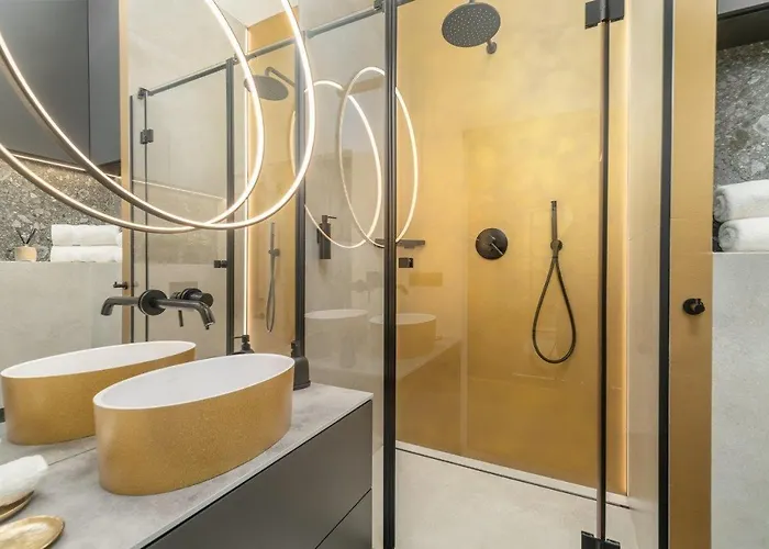 Апартаменти Hanza Tower Skyline Bath 24 Pool & Jacussi & Sauna *