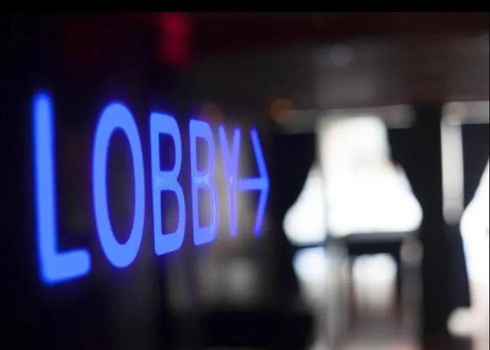 Апартаменти Hanza Tower Skyline Bath 24 Pool & Jacussi & Sauna *